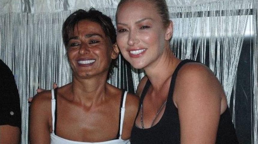 Yıldız Tilbe&rsquo;nin G&ouml;r&uuml;nt&uuml;s&uuml; Hayranlarını &Uuml;zd&uuml;