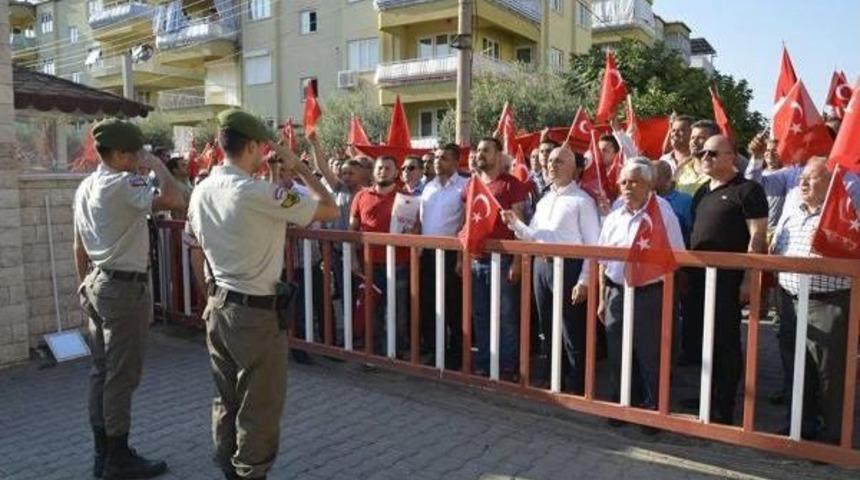 Astsubay Bayrağı &Ouml;perek Aldı