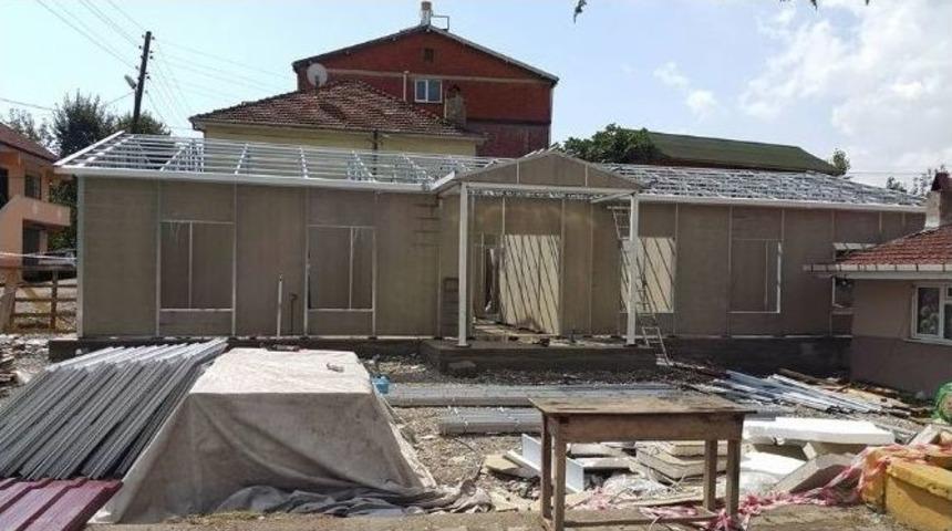 &Ccedil;aycuma G&uuml;zelyaka K&ouml;y&uuml;&rsquo;ne Hayırsever Eli Değdi