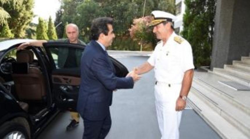 Vali G&uuml;zeloğlu Donanma Komutanını Ziyaret Etti