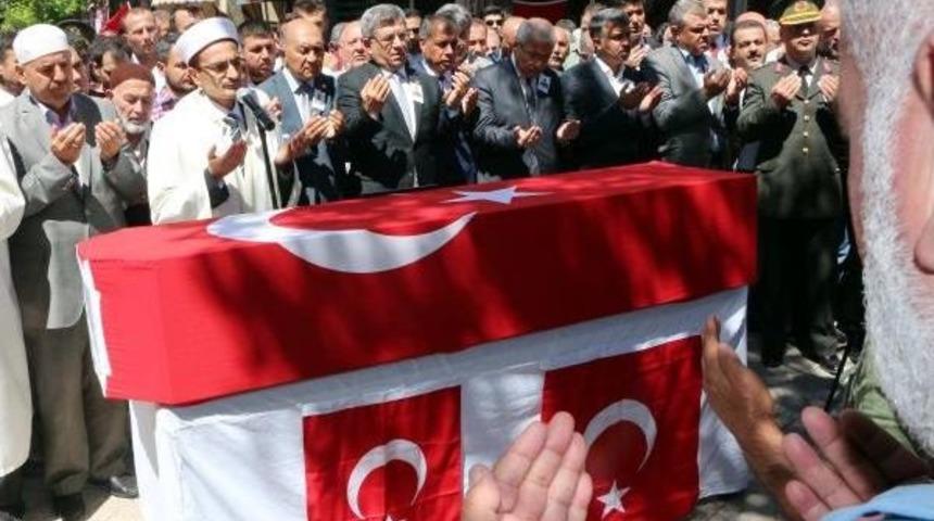 Şehit Ahmet Bı&ccedil;akcı, Andırın'da G&ouml;zyaşlarıyla Toprağa Verildi