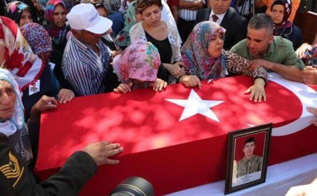 Şehit Ahmet Bı&ccedil;akcı, Andırın da G&ouml;zyaşlarıyla Toprağa Verildi 2