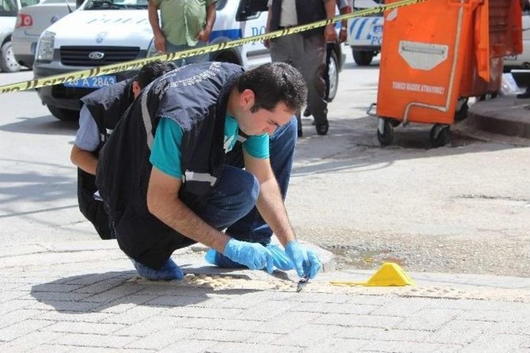 Erkek Kavgasını Ayırmak İsteyen Kadın Yaralandı