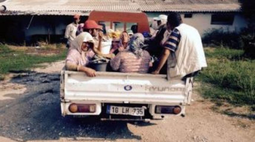 Kasasında İş&ccedil;i Taşıyan Ara&ccedil;lara Jandarma Engeli