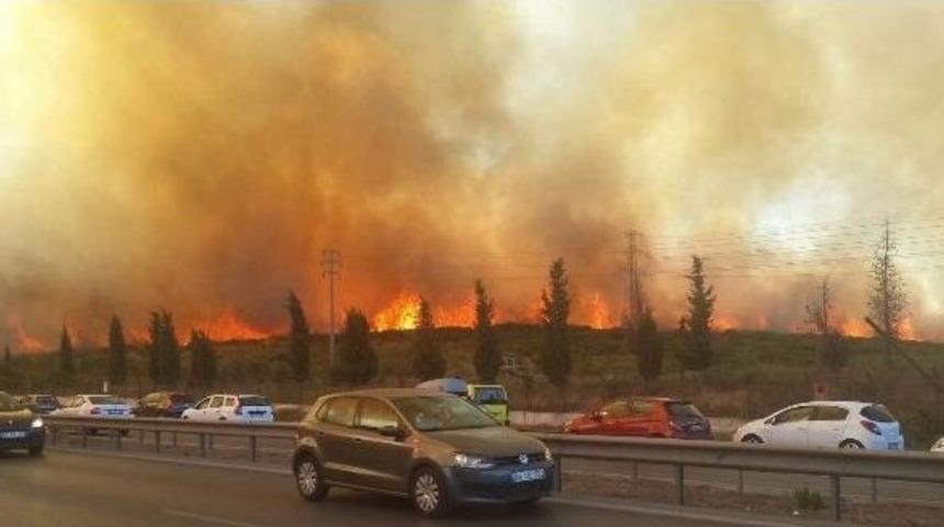 Tuzla&rsquo;da Askeri Alanda Yangın