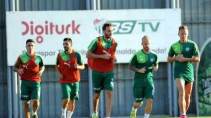 Bursaspor, Medipol Başakşehir Ma&ccedil;ının Hazırlıklarını S&uuml;rd&uuml;r&uuml;yor