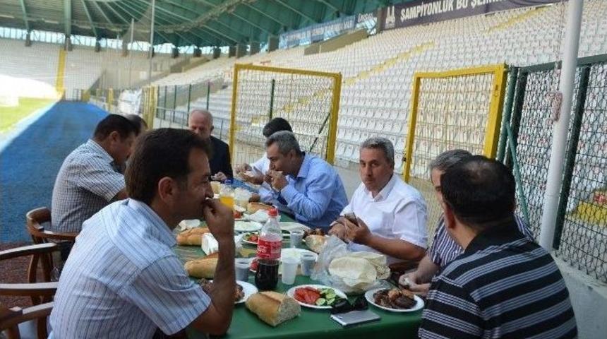 Akay: Erzurum Spor Tesisleriyle Gurur Duymalı