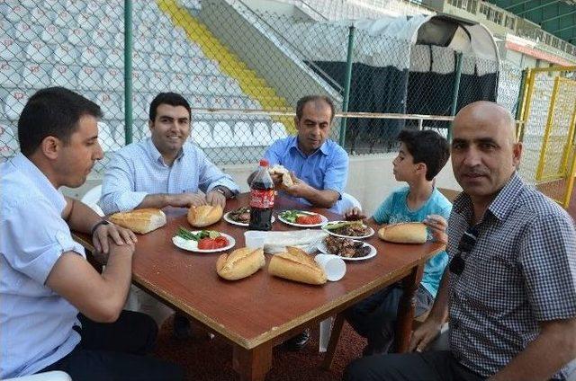 Akay: Erzurum Spor Tesisleriyle Gurur Duymalı