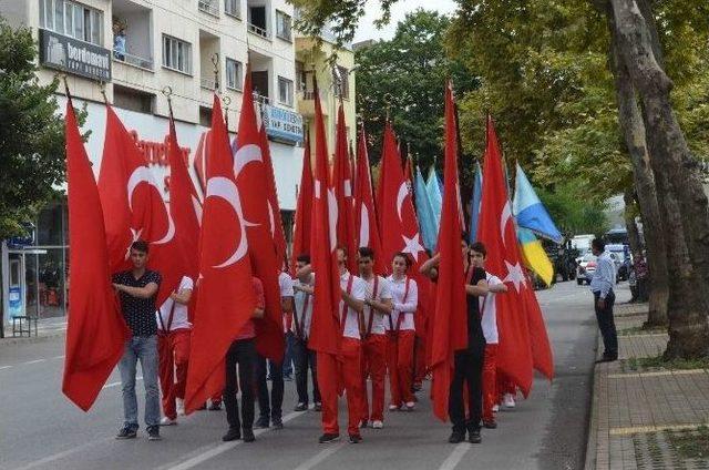 Trabzon’da Askerler Slogan Atarak Yürüdü