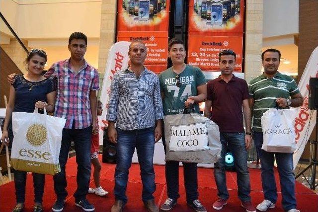 Şanlıurfa Piazza’da Kıyasıya X-box Mücadelesi