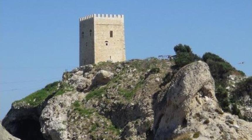 Şile Kalesi'nin Restorasyonu Sosyal Medyada Tartışma Konusu Oldu