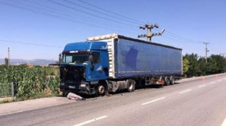 Şehit Madencilerin Yakınlarını Taşıyan Otob&uuml;s Kaza Yaptı: 2 Yaralı