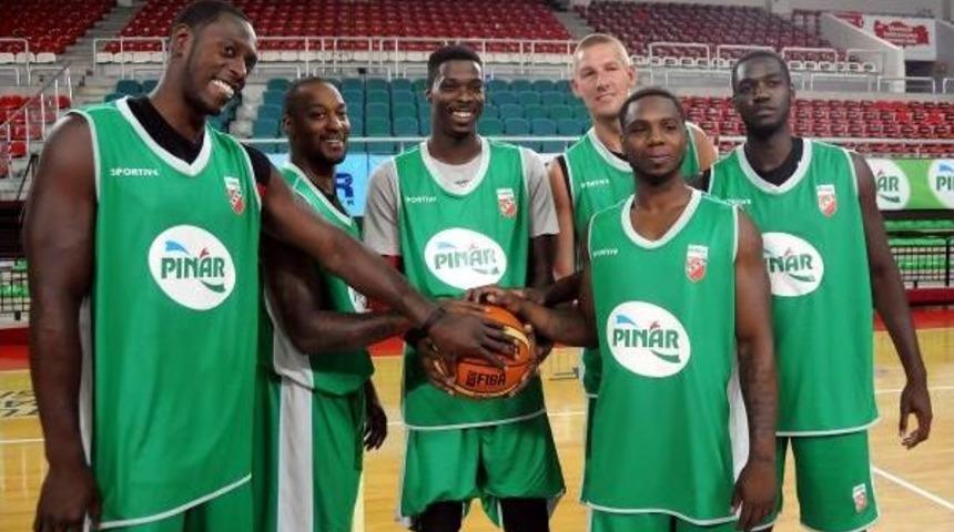 Pınar Karşıyaka Ilk Defa 6 Yabancılı