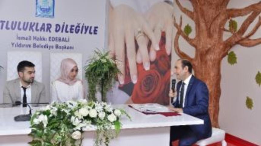 Yıldırım Belediyesi En Mutlu G&uuml;nlerinde Vatandaşın Yanında