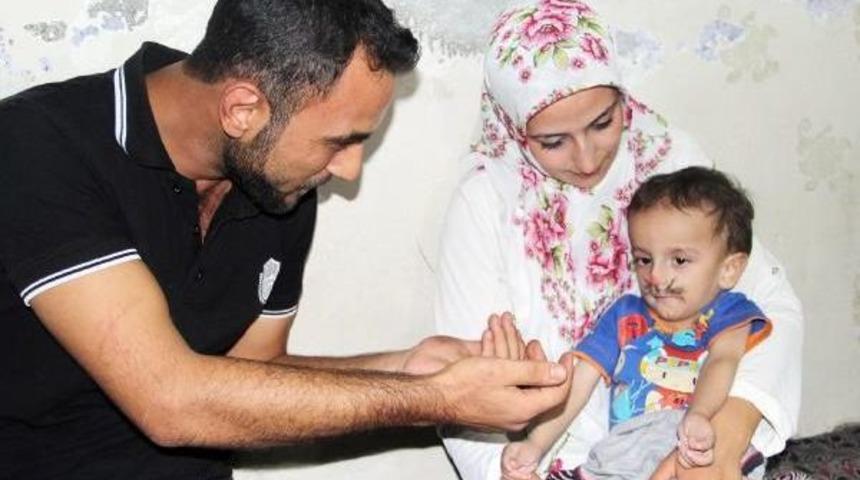 Beyin Felci Hastası Mehmet I&ccedil;in Ailesi Yardım Bekliyor