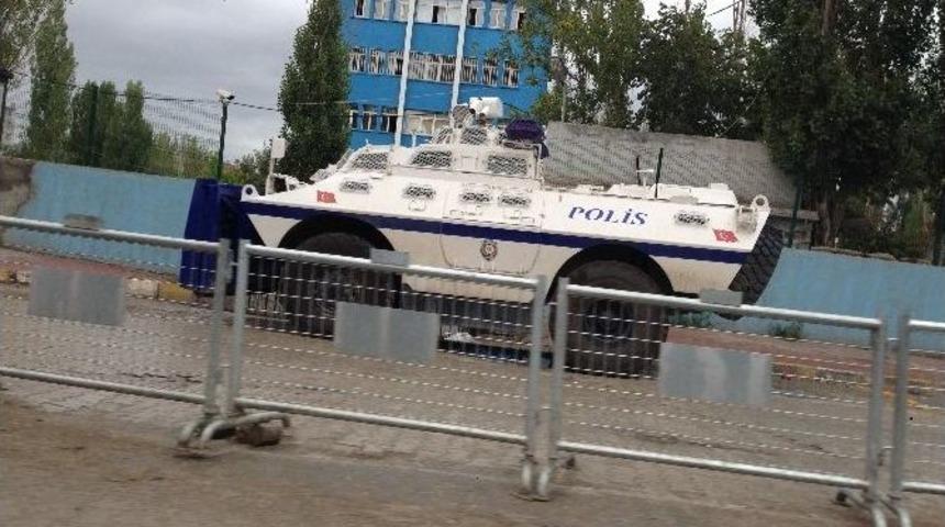 Doğubayazıt&rsquo;ta Bomba Y&uuml;kl&uuml; Ara&ccedil; Alarmı