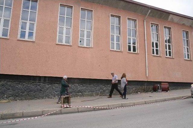 Yozgat’ta İnşaata Üzüm Kasası İle Güvenlik Tedbiri Alındı