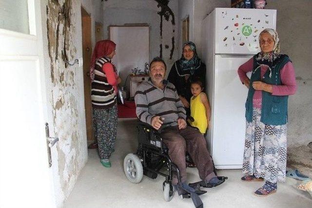 Başkan Şahiner&rsquo;den Engelli Vatandaşa Ak&uuml;l&uuml; Araba 1