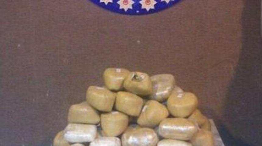 Şanlıurfa&rsquo;Da Otomobilde 60 Kilo Esrar Ele Ge&ccedil;irildi