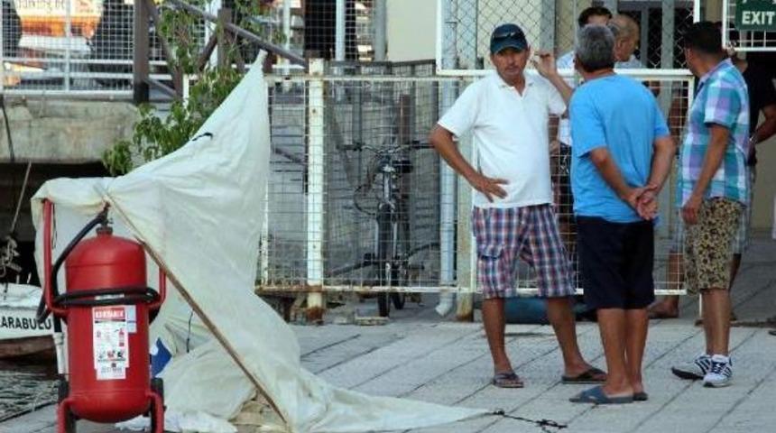 Evsiz Balık&ccedil;ı Kayığında &Ouml;l&uuml; Bulundu