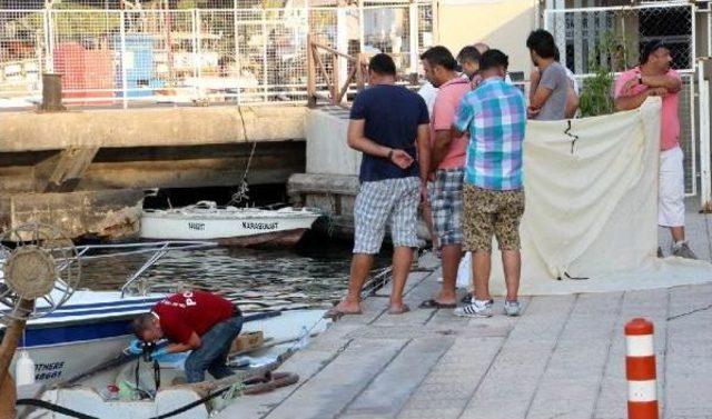 Evsiz Balık&ccedil;ı Kayığında &Ouml;l&uuml; Bulundu 1