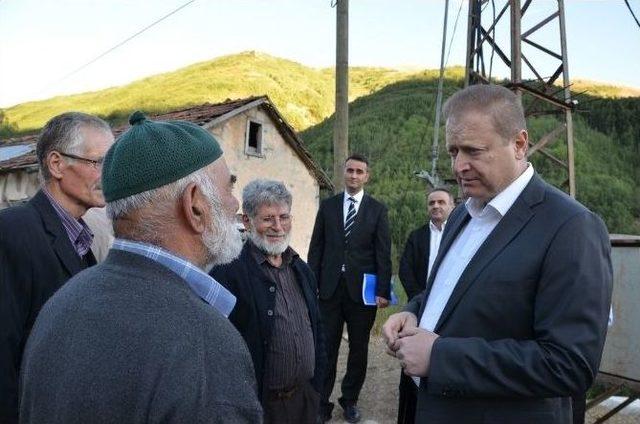 Vali Yavuz D&ouml;lek K&ouml;y&uuml;nde İncelemelerde Bulundu 1