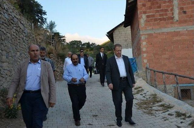 Vali Yavuz D&ouml;lek K&ouml;y&uuml;nde İncelemelerde Bulundu 2