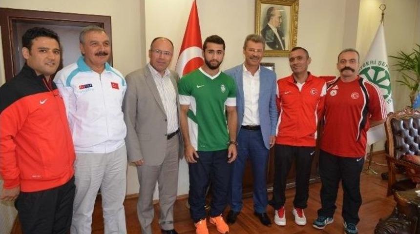 Milli G&uuml;reş&ccedil;iye Kayseri Şeker&rsquo;den Teşvik &Ouml;d&uuml;l&uuml;