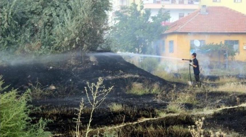 Ot Yangını Paniğe Neden Oldu