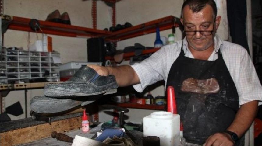 Ayakkabı Tamircilerinin Son &Ccedil;ırpınışları