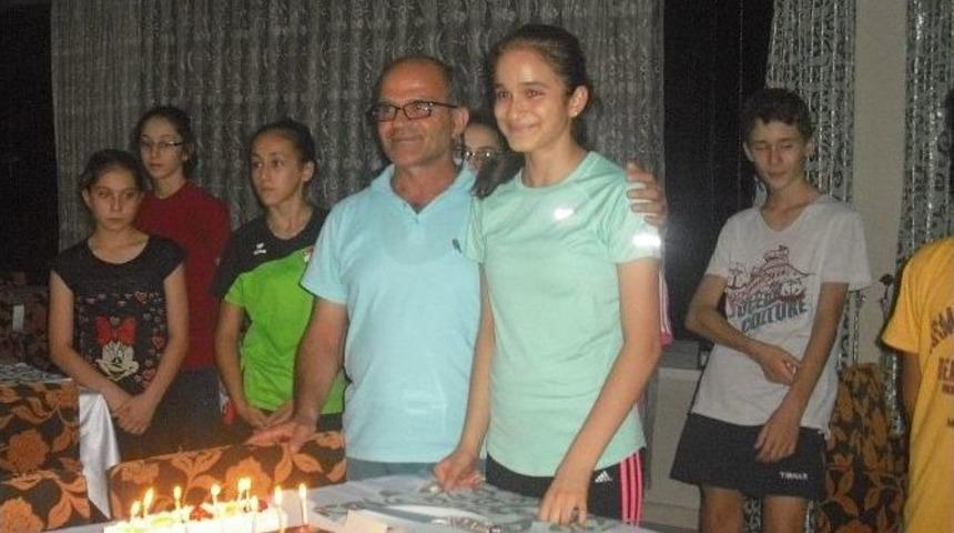 Aleyna&rsquo;ya Milli Takım Kampında Doğum G&uuml;n&uuml; S&uuml;rprizi