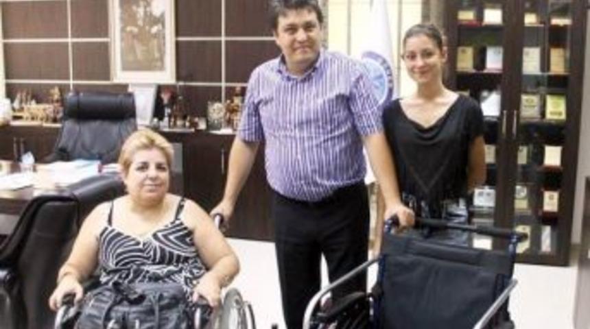 Başkan Yakar&rsquo;dan Engelli Bayana Ak&uuml;l&uuml; Araba