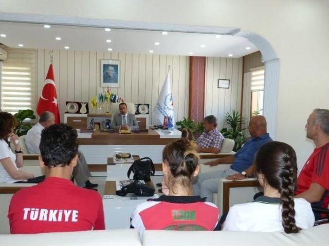Başarılı Olan Taekwondocular &Ouml;d&uuml;llendirildi 1