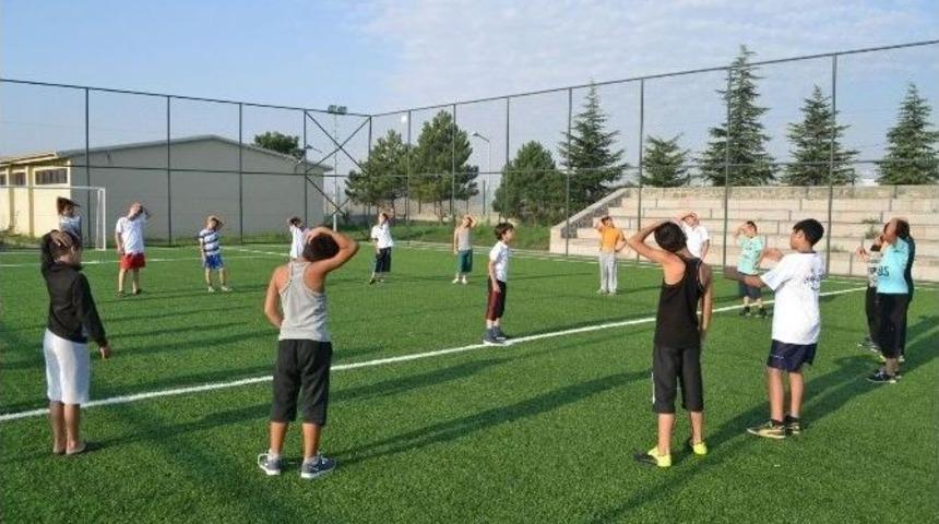 Kedem&rsquo;in Başarılı &Ouml;ğrencilerine Yaz Kampı Hediyesi