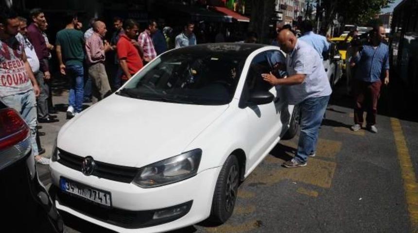 Otomobilde Mahsur Kalan Kadını Kurtarma Operasyonu