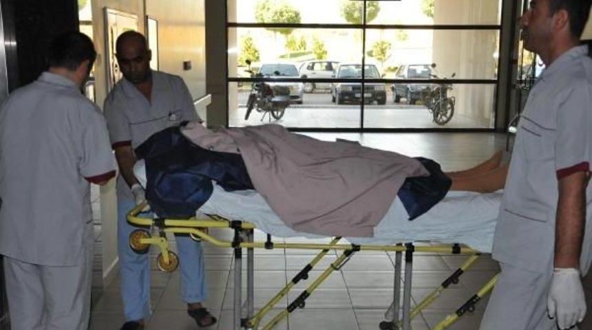 Besni&rsquo;De Otomobil Devrildi: 1 &Ouml;l&uuml;, 2 Yaralı