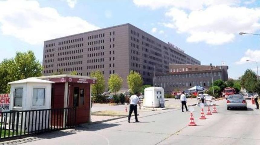 Bakırk&ouml;y Adalet Sarayı'nda Yangın