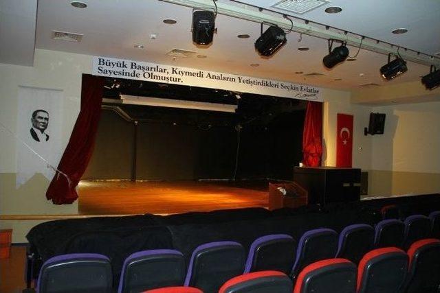 H&uuml;rriyet Mahallesi Yaşam Kalitesini Y&uuml;kseltme Merkezi Yenileniyor 1
