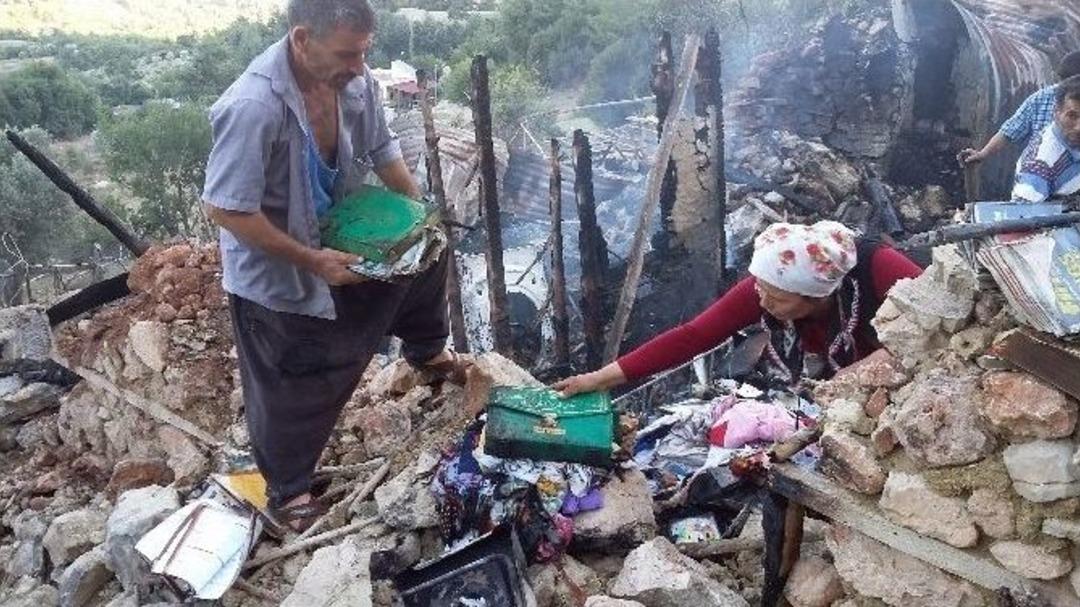 Sobadan &Ccedil;ıkan Yangın Evi K&uuml;l Etti