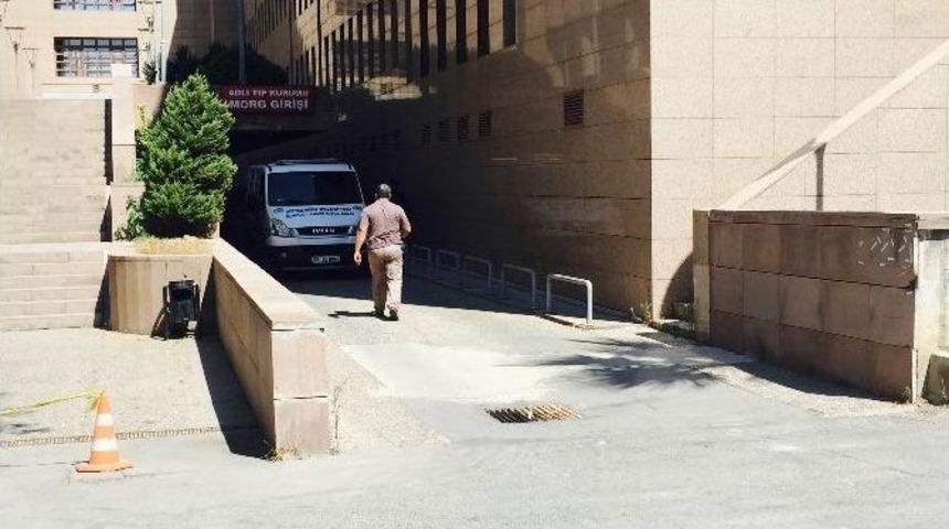 İzmir&rsquo;de Asker İntihar Etti