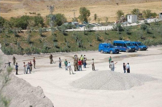 Adıyaman&rsquo;da Beton Mikserleri Patlatılmak İstendi 1