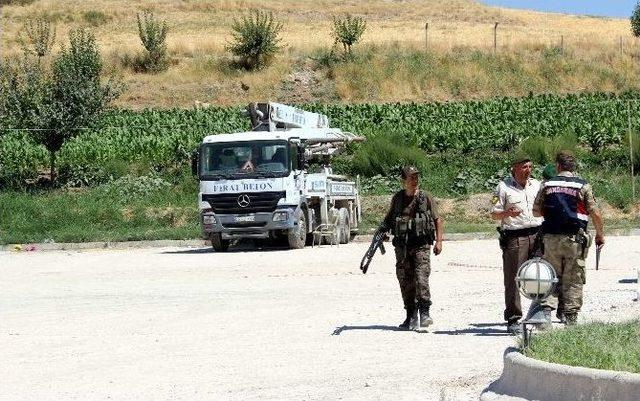 Adıyaman&rsquo;da Beton Mikserleri Patlatılmak İstendi 2
