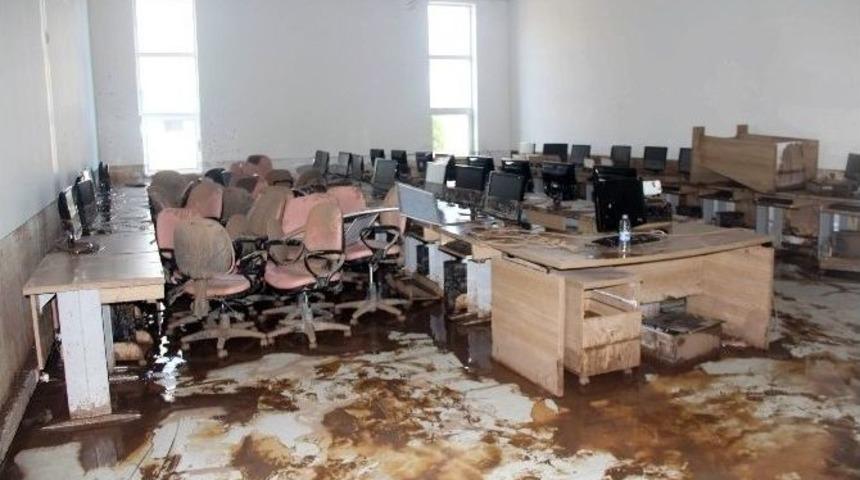 Selin Ardından &Uuml;niversite &Ccedil;amur Yığınına D&ouml;nd&uuml;