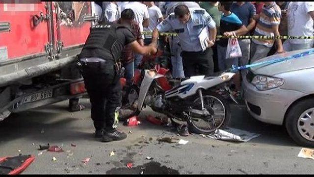 İki Gencin Motosiklet Gezisi K&ouml;t&uuml; Bitti: 1 &Ouml;l&uuml; 1 Yaralı 3