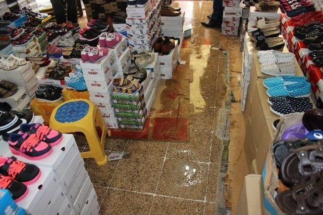 &Ccedil;arşamba&rsquo;da Sağanak Sonrası Ev Ve İş Yerlerini Su Bastı 3