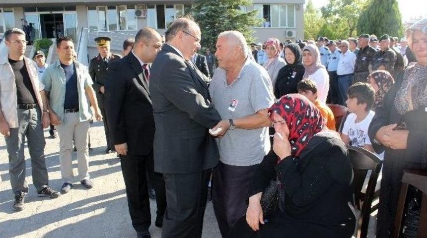 Polis, T&ouml;renle Memleketine Uğurlandı