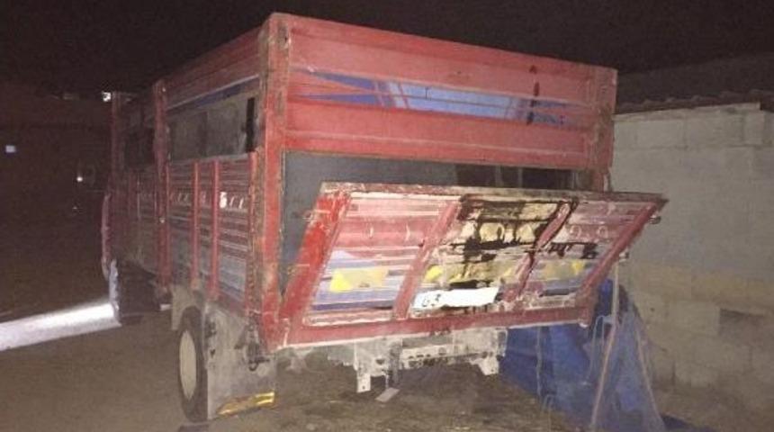 Kamyon Kasasındaki Tankta 21 Ton Ka&ccedil;ak Akaryakıt