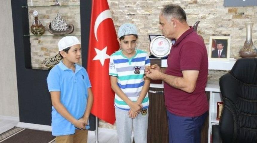 Başkan &Ouml;zt&uuml;rk Hafız Adaylarını &Ouml;d&uuml;llendirdi