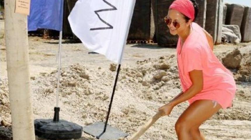 Russian Singer Nyusha Plants 22Nd Tree At &ldquo;Antalya Forest Of Celebrities&rdquo;