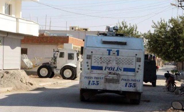 Nusaybin'de Polis Kazılan Hendekleri Kapatmaya Başladı